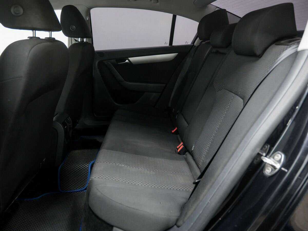 Volkswagen Passat 2011 года с пробегом. Фото: #19