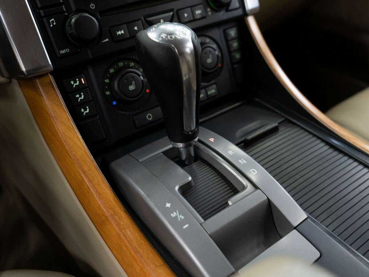 Land Rover Range Rover Sport 2008 года с пробегом. Фото: #10