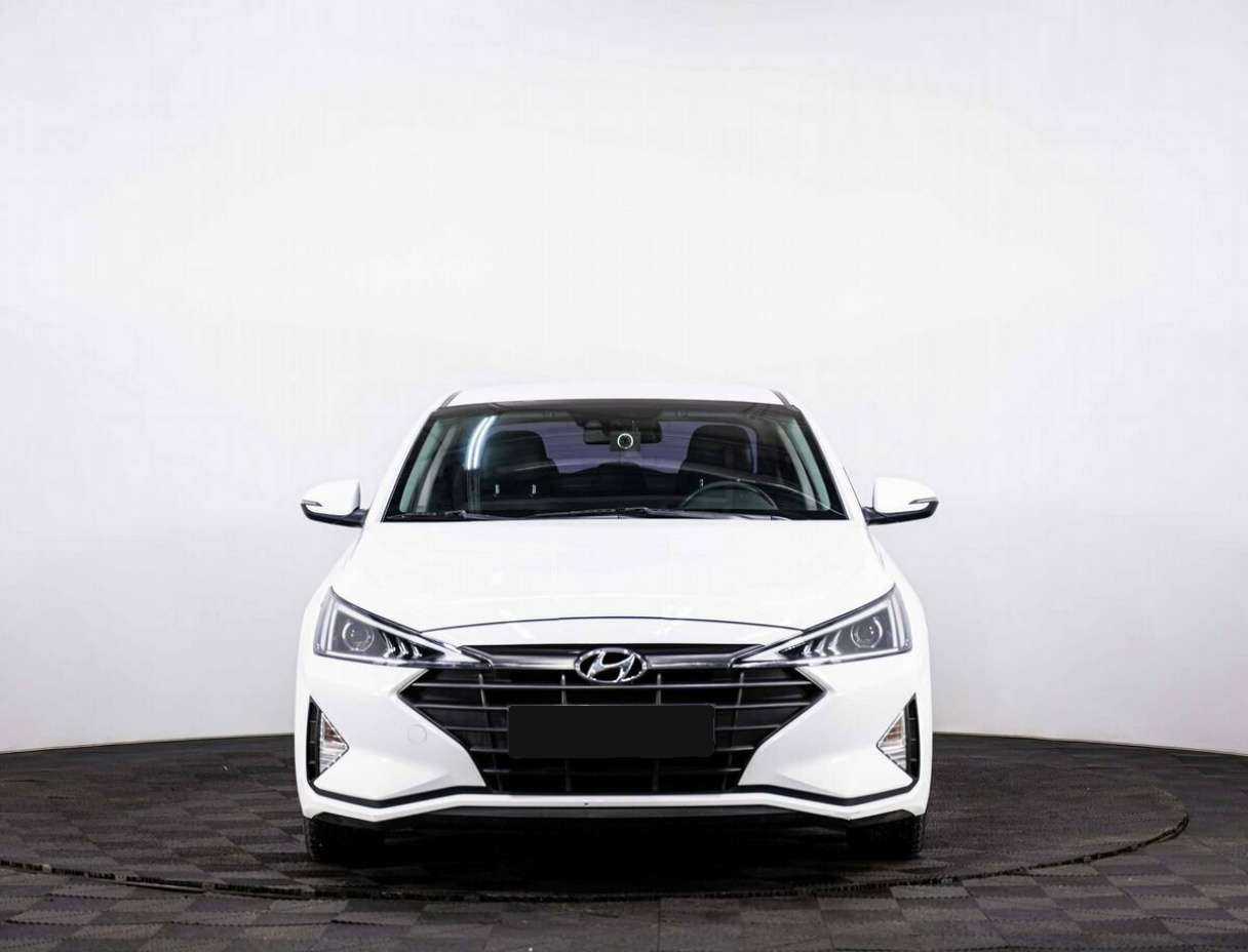 Hyundai Avante 2018 года с пробегом. Фото: #1