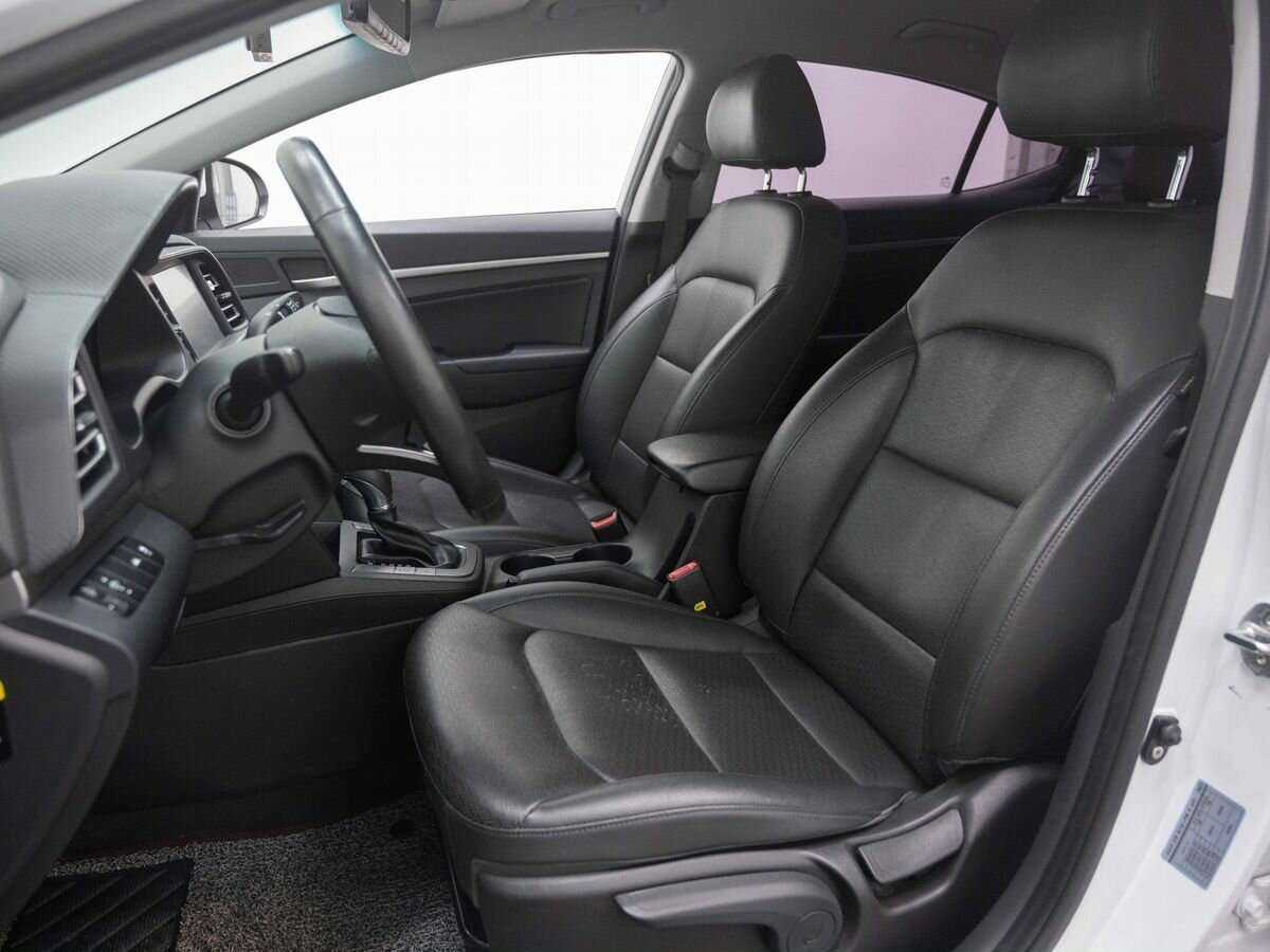 Hyundai Avante 2018 года с пробегом. Фото: #7