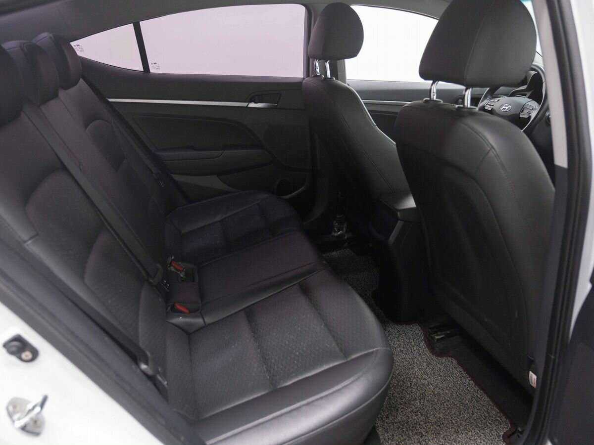 Hyundai Avante 2018 года с пробегом. Фото: #9