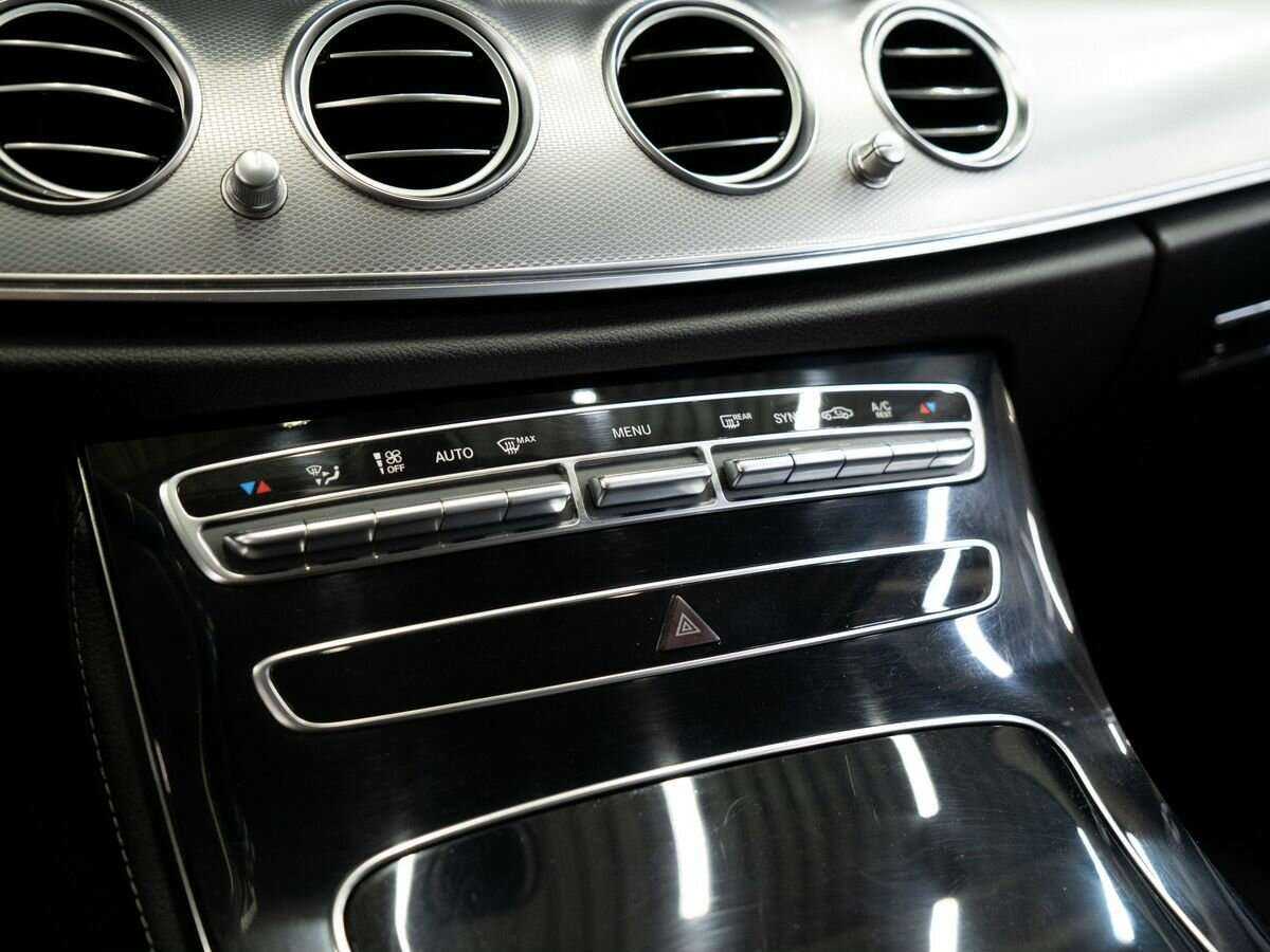 Mercedes-Benz E-Класс 2019 года с пробегом. Фото: #16