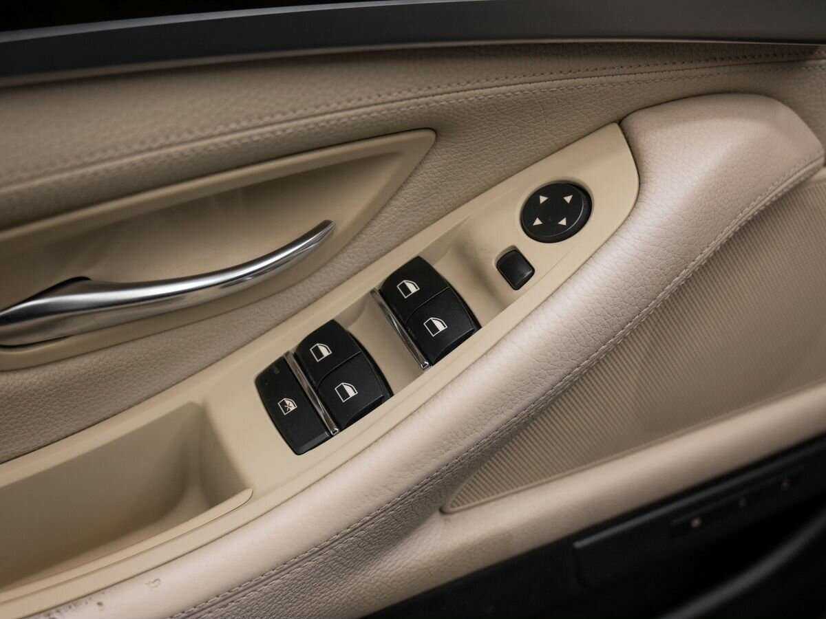 BMW 5 серии 2011 года с пробегом. Фото: #14