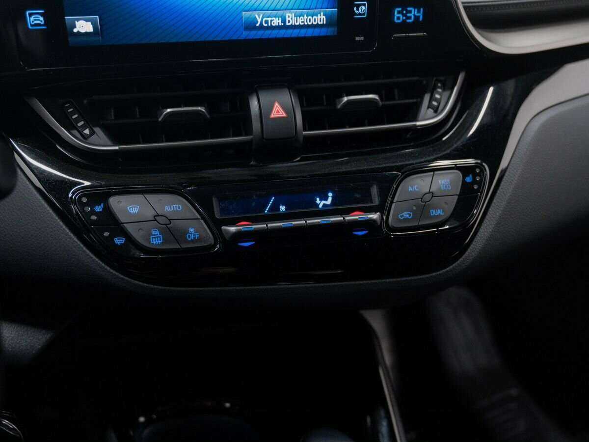 Toyota C-HR 2018 года с пробегом. Фото: #16