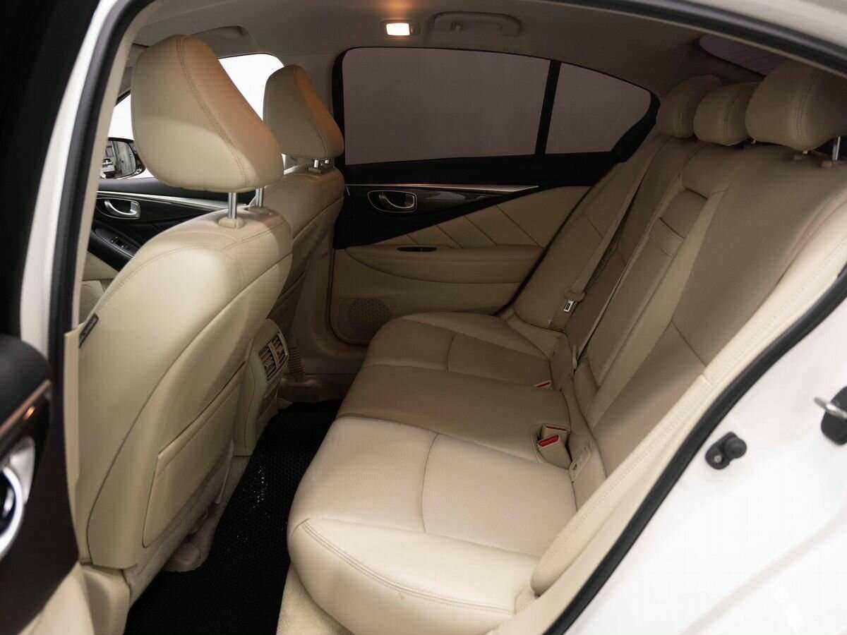 Infiniti Q50 2015 года с пробегом. Фото: #4