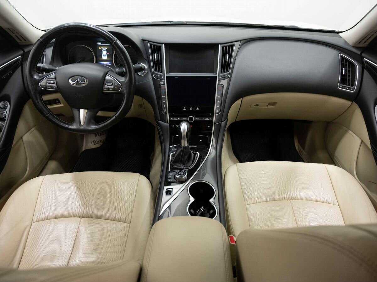 Infiniti Q50 2015 года с пробегом. Фото: #9