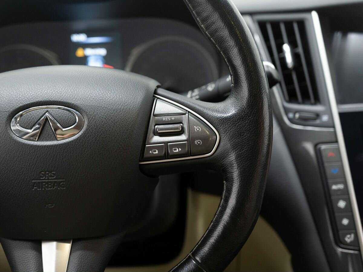 Infiniti Q50 2015 года с пробегом. Фото: #12