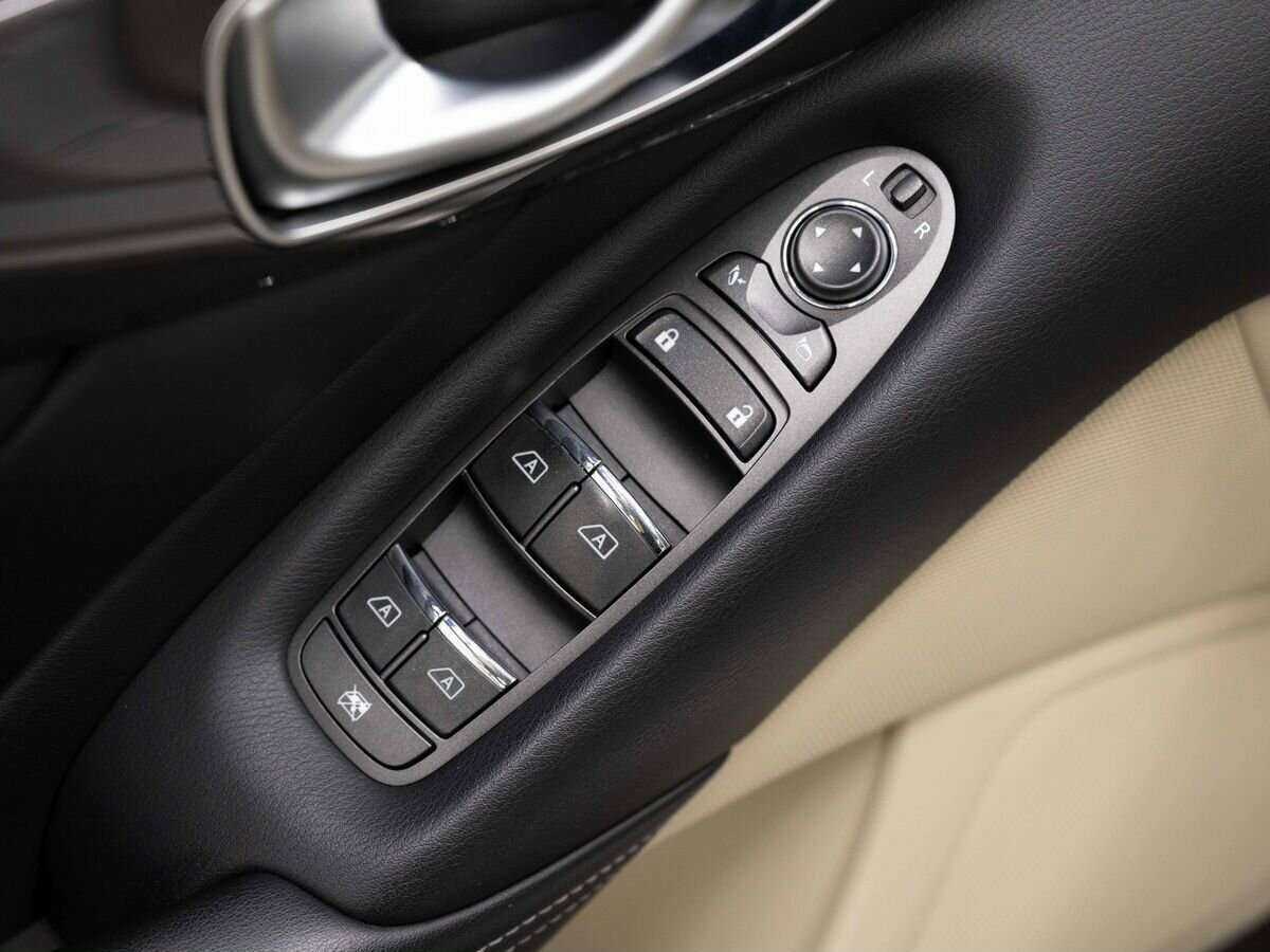 Infiniti Q50 2015 года с пробегом. Фото: #14