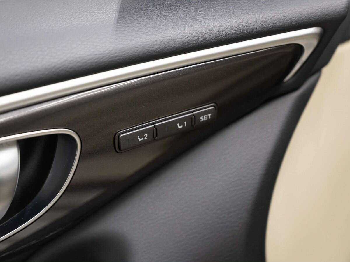 Infiniti Q50 2015 года с пробегом. Фото: #15