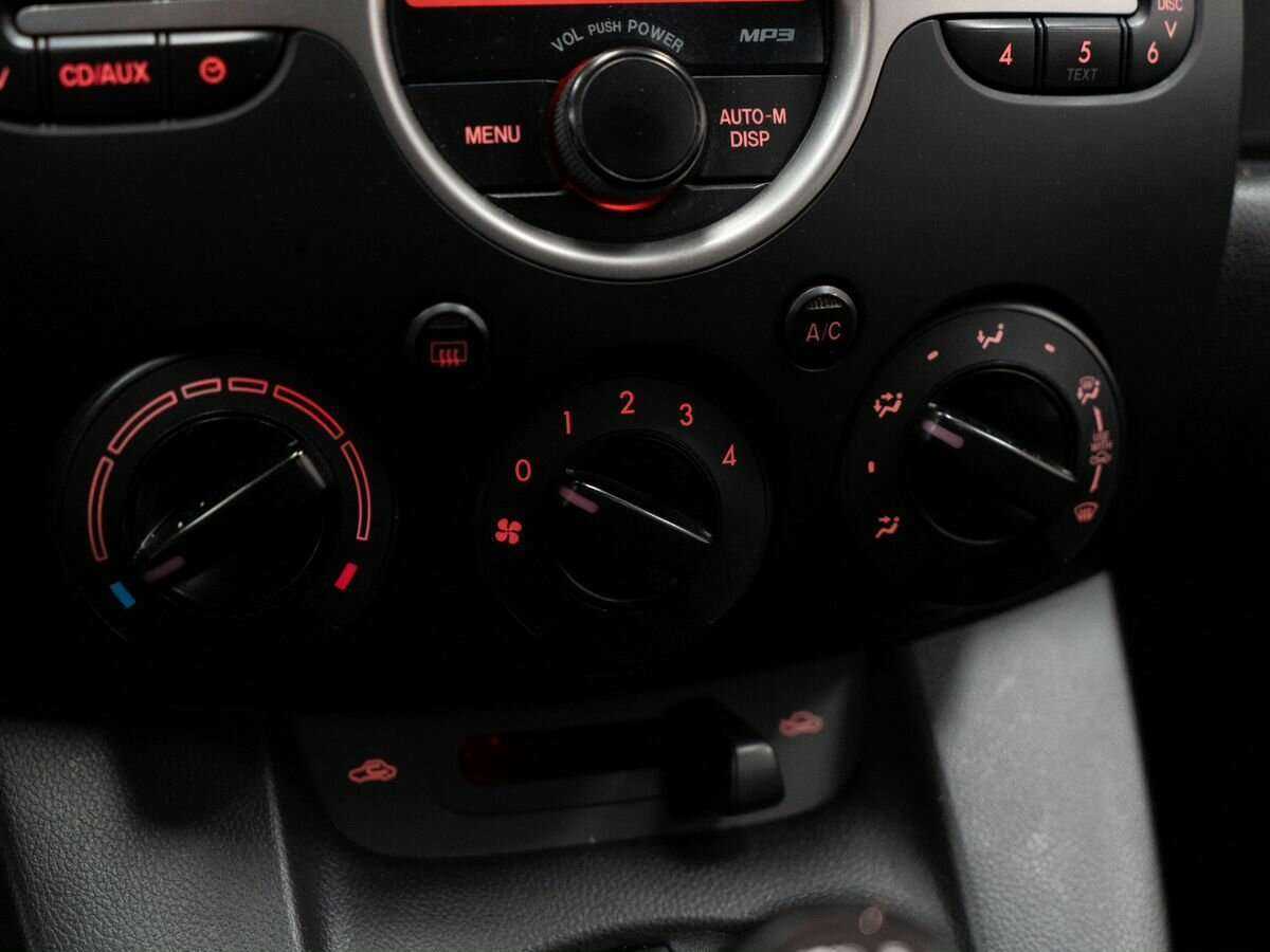 Mazda 2 2008 года с пробегом. Фото: #12