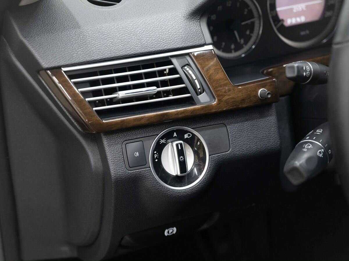 Mercedes-Benz E-Класс 2010 года с пробегом. Фото: #10