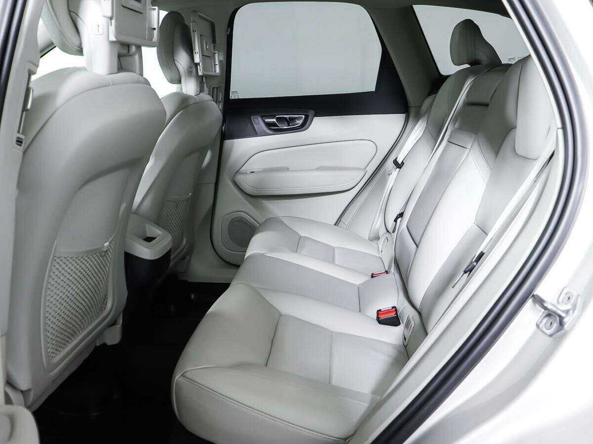 Volvo XC60 2021 года с пробегом. Фото: #9