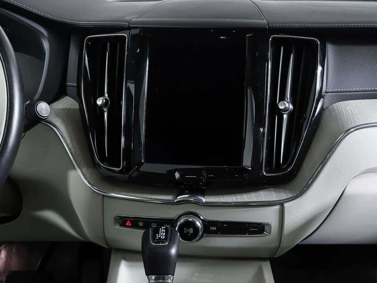 Volvo XC60 2021 года с пробегом. Фото: #11