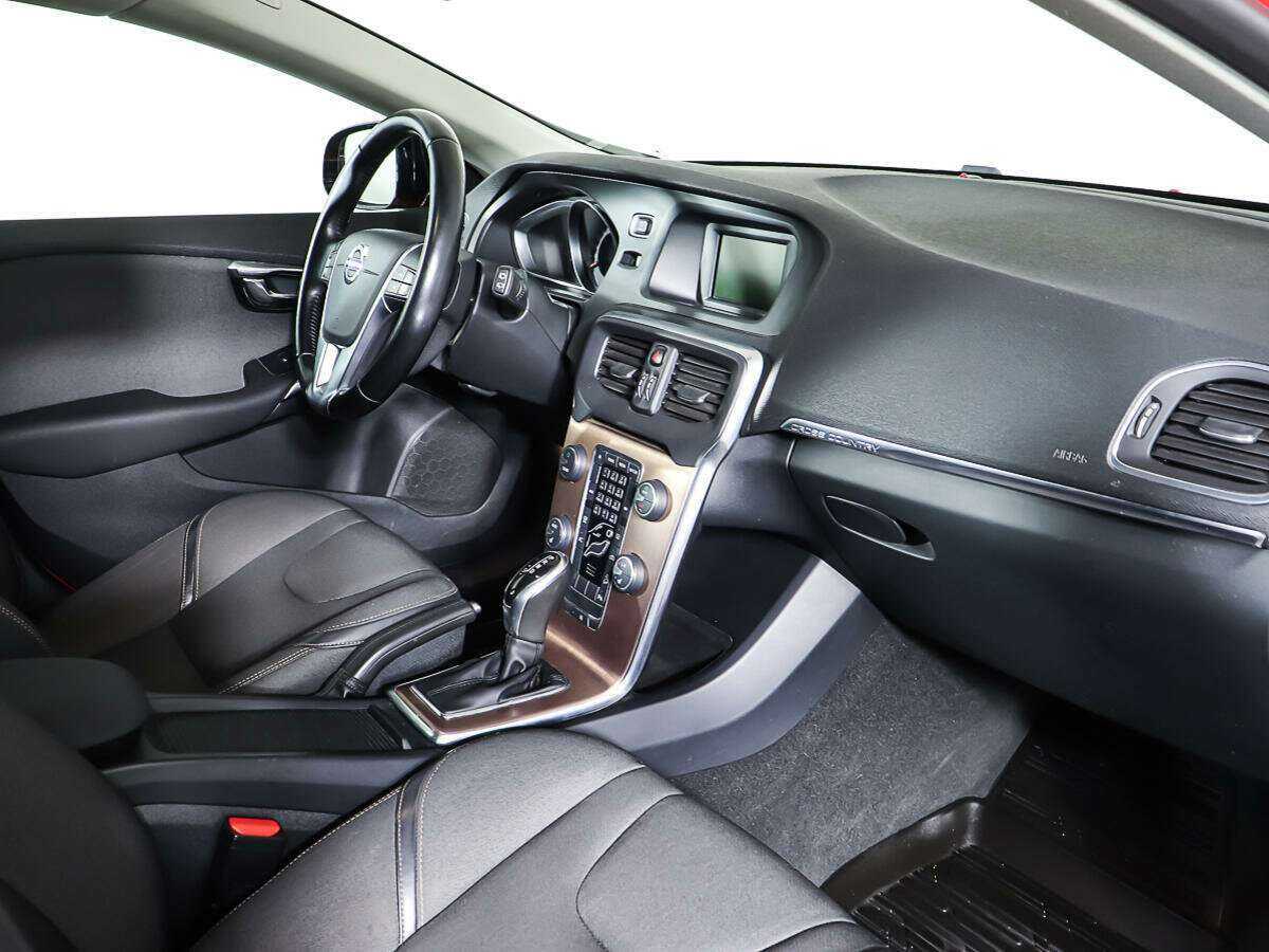 Volvo V40 Cross Country 2013 года с пробегом. Фото: #8