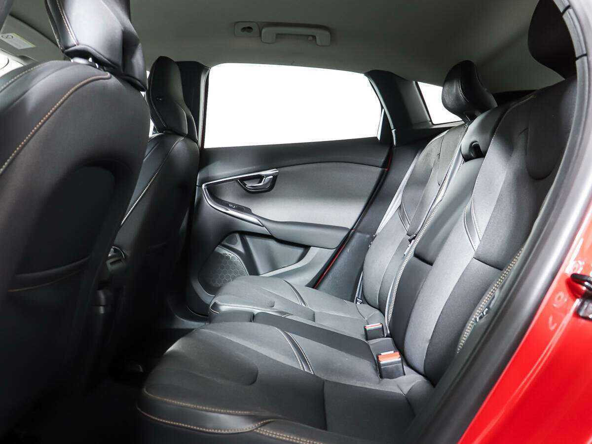 Volvo V40 Cross Country 2013 года с пробегом. Фото: #9