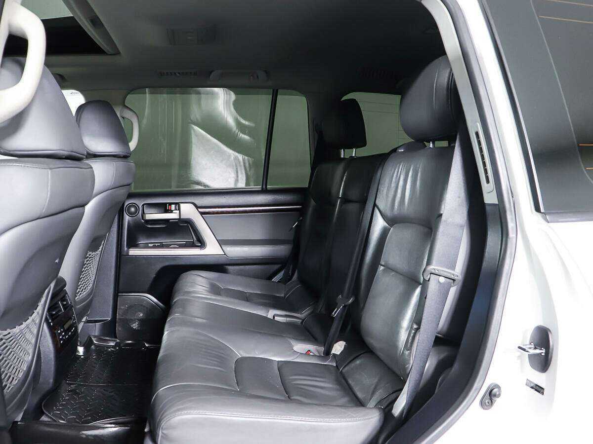Toyota Land Cruiser 2010 года с пробегом. Фото: #9