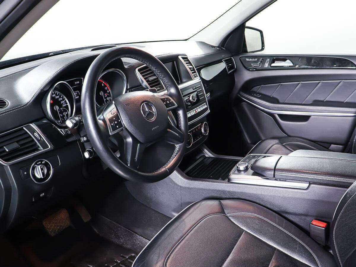 Mercedes-Benz GL-Класс 2013 года с пробегом. Фото: #16