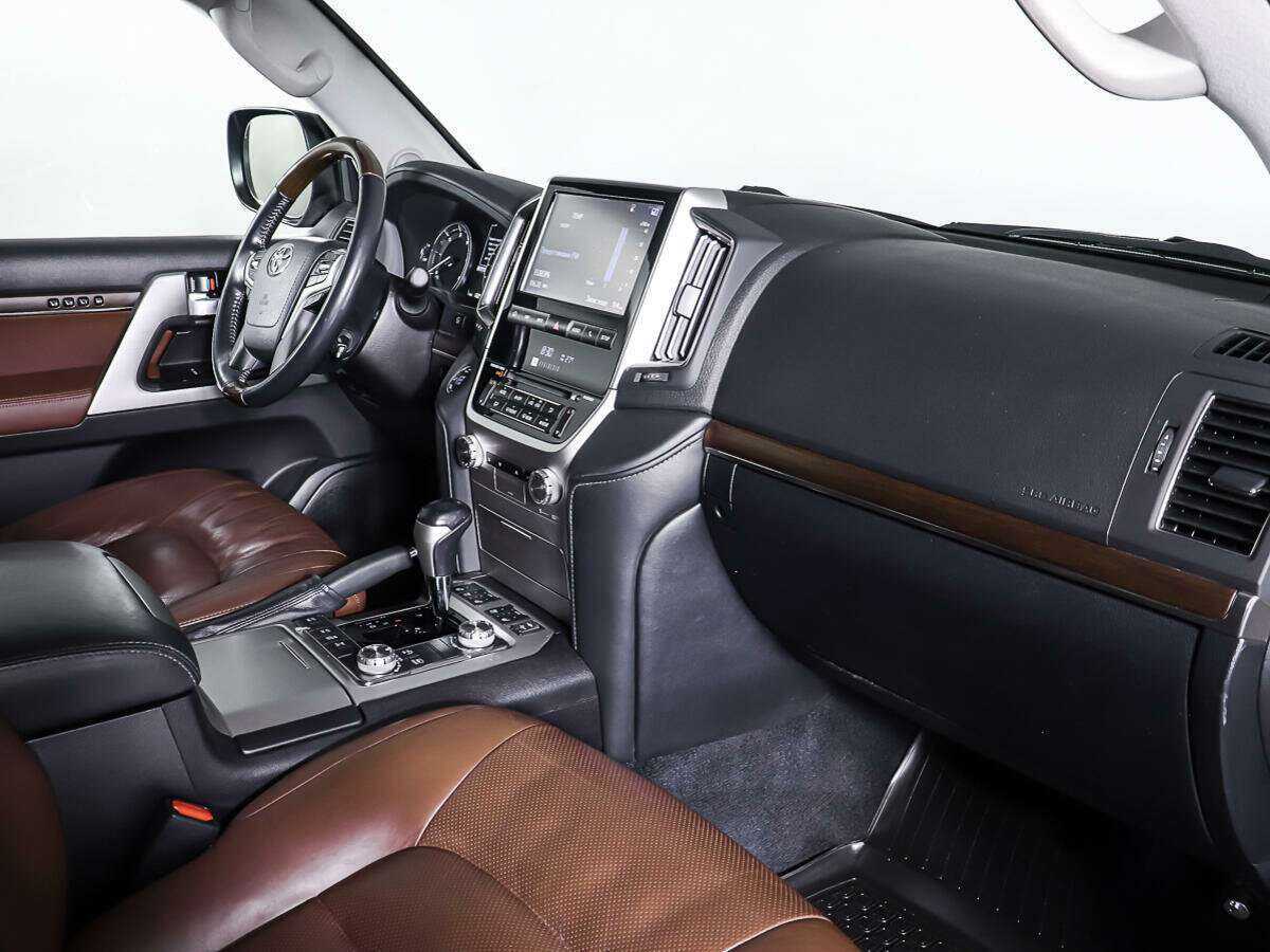 Toyota Land Cruiser 2016 года с пробегом. Фото: #8