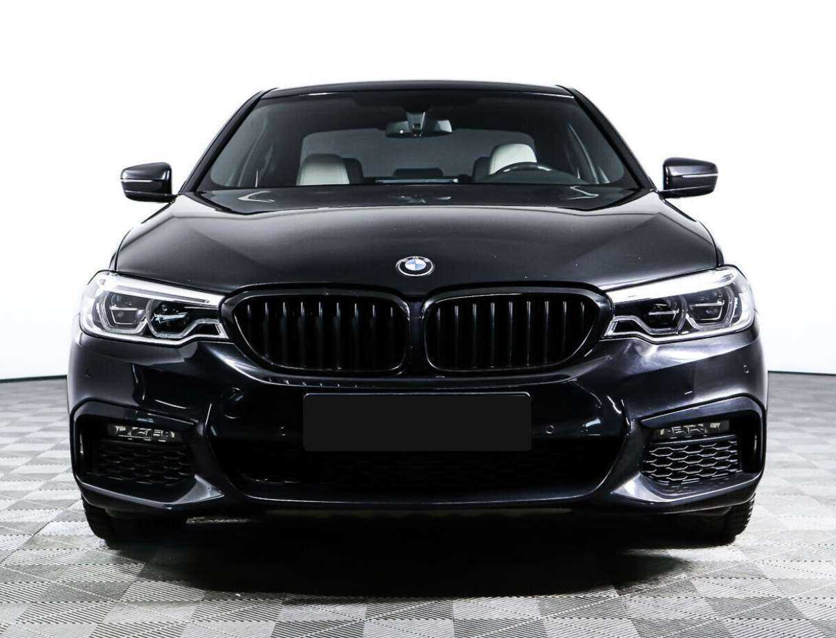 BMW 5 серии 2019 года с пробегом. Фото: #1