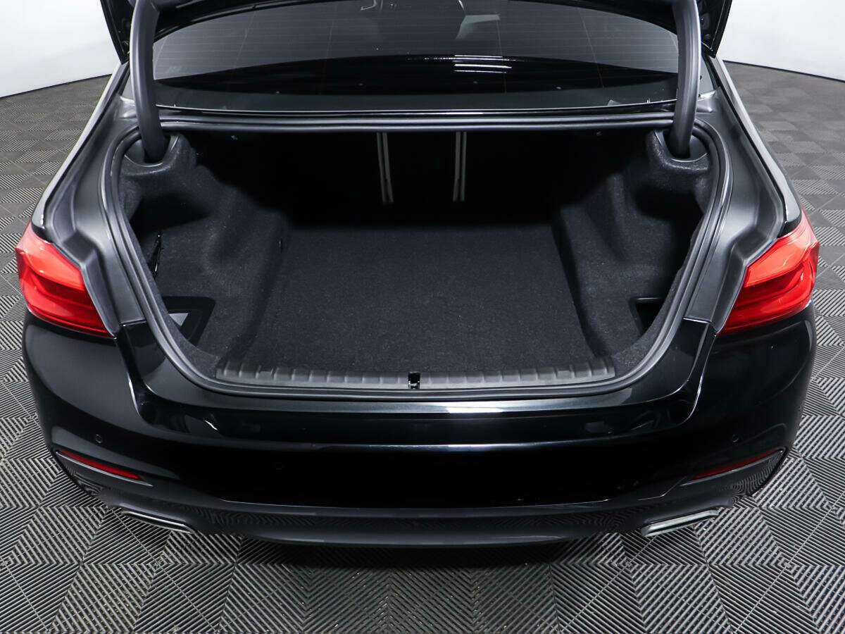 BMW 5 серии 2019 года с пробегом. Фото: #8