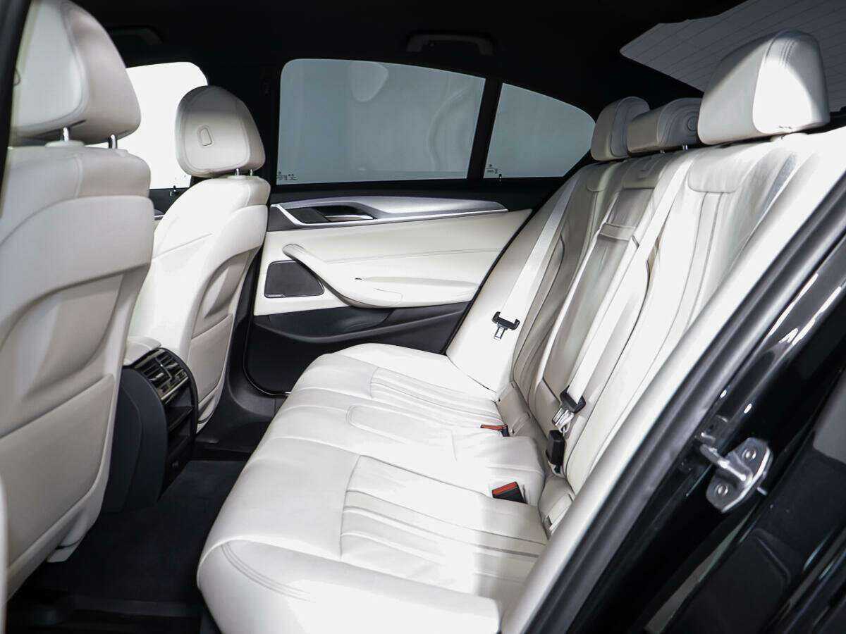 BMW 5 серии 2019 года с пробегом. Фото: #10