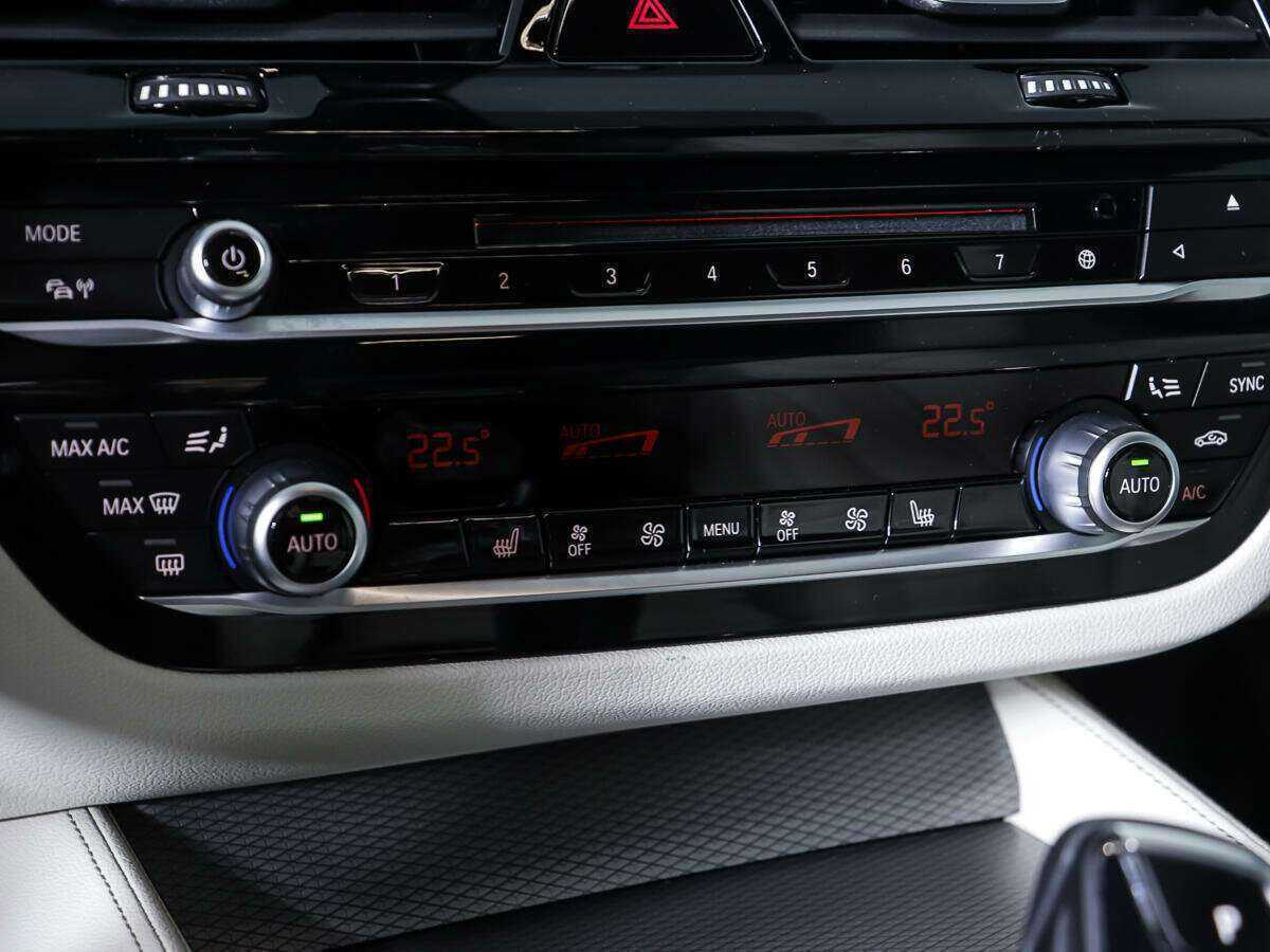 BMW 5 серии 2019 года с пробегом. Фото: #25