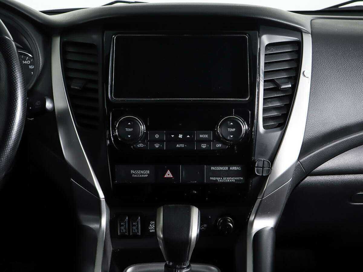 Mitsubishi Pajero Sport 2018 года с пробегом. Фото: #11