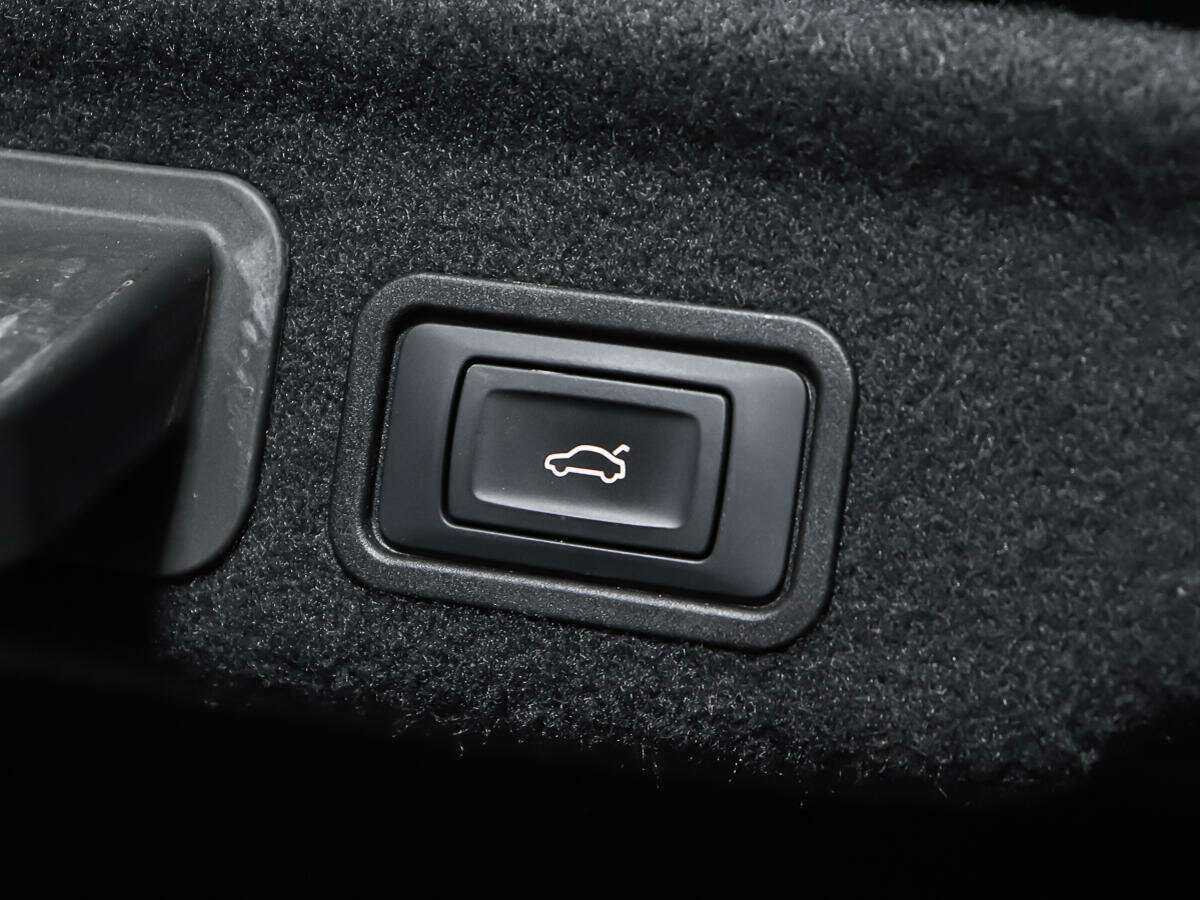 Audi A8 2016 года с пробегом. Фото: #16