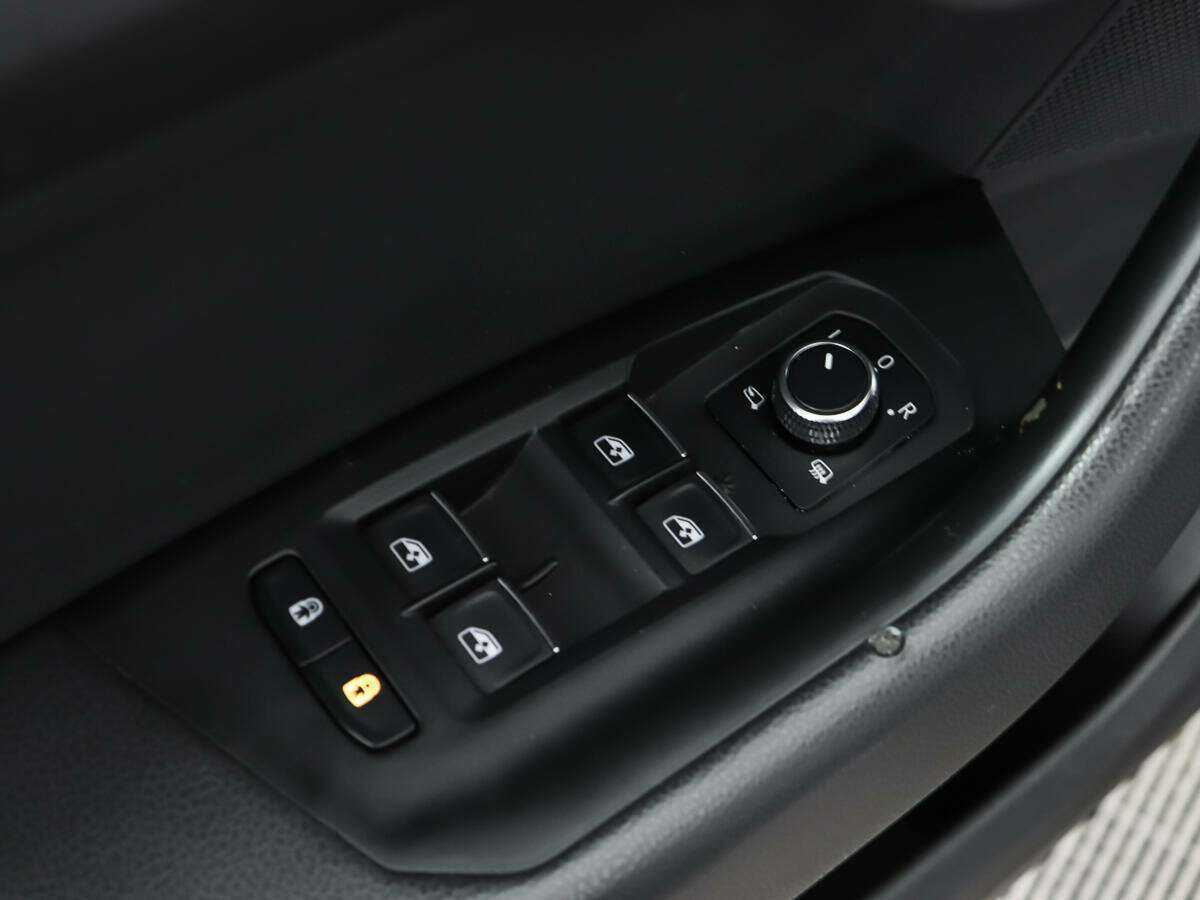 Volkswagen Touareg 2019 года с пробегом. Фото: #20