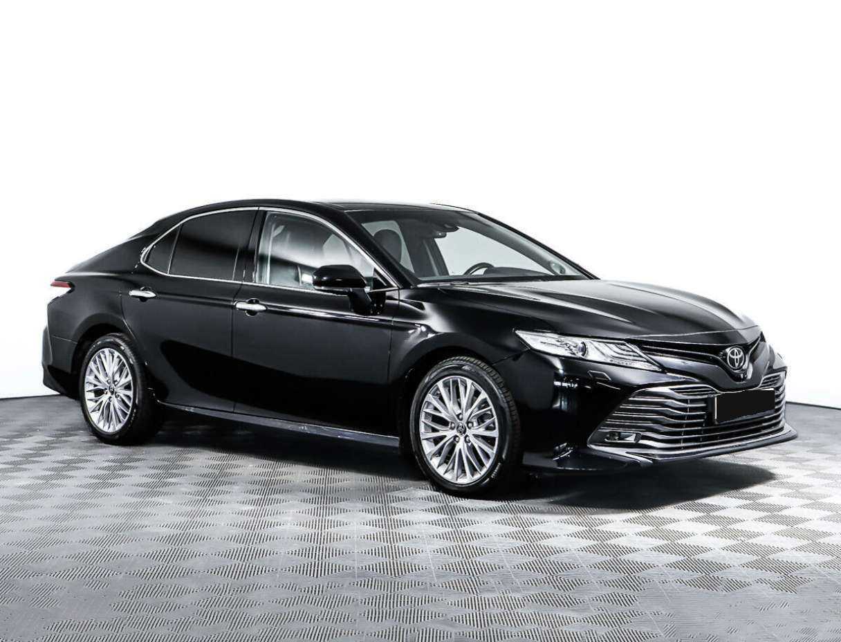 Toyota Camry 2019 года с пробегом. Фото: #2
