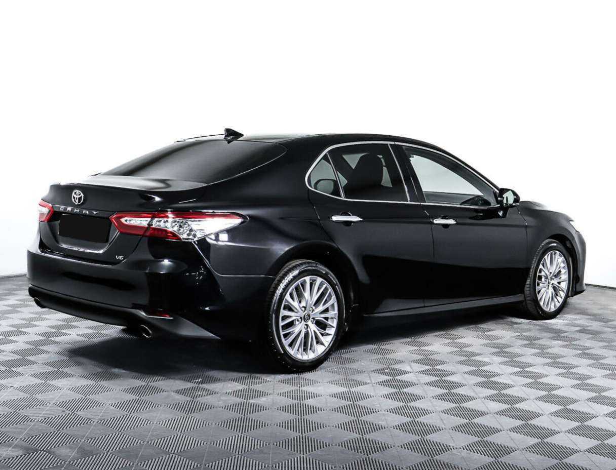 Toyota Camry 2019 года с пробегом. Фото: #4