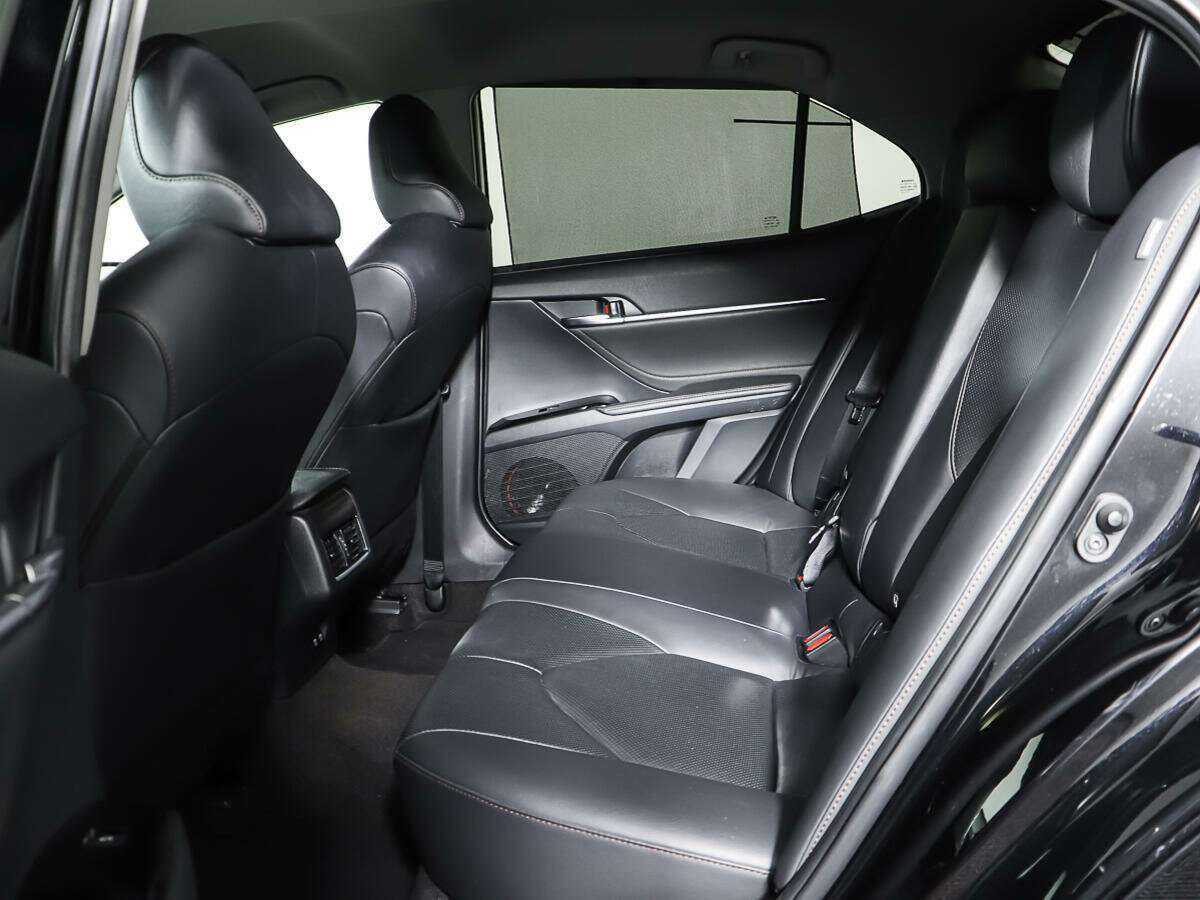 Toyota Camry 2019 года с пробегом. Фото: #9