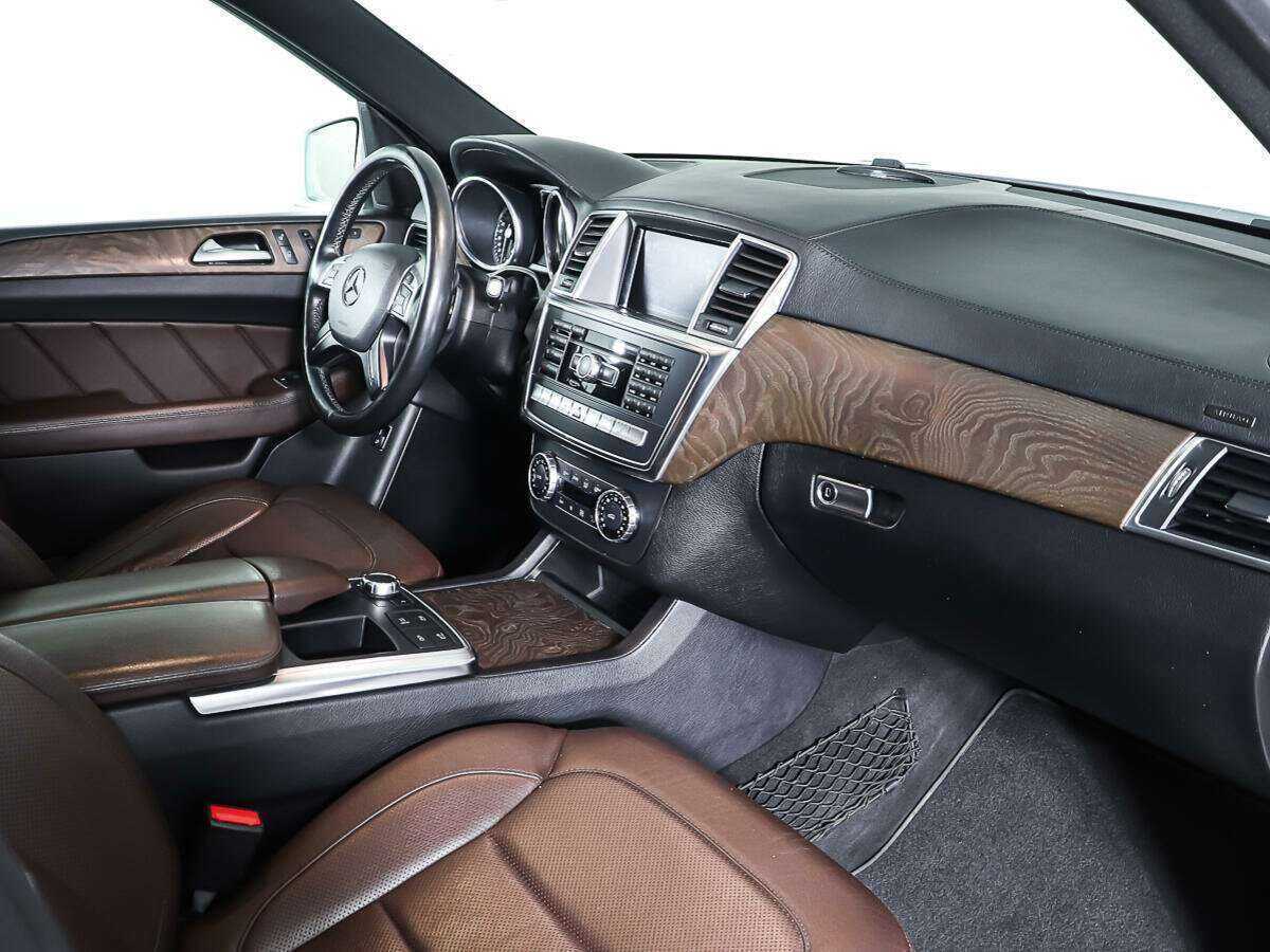 Mercedes-Benz GL-Класс 2015 года с пробегом. Фото: #8