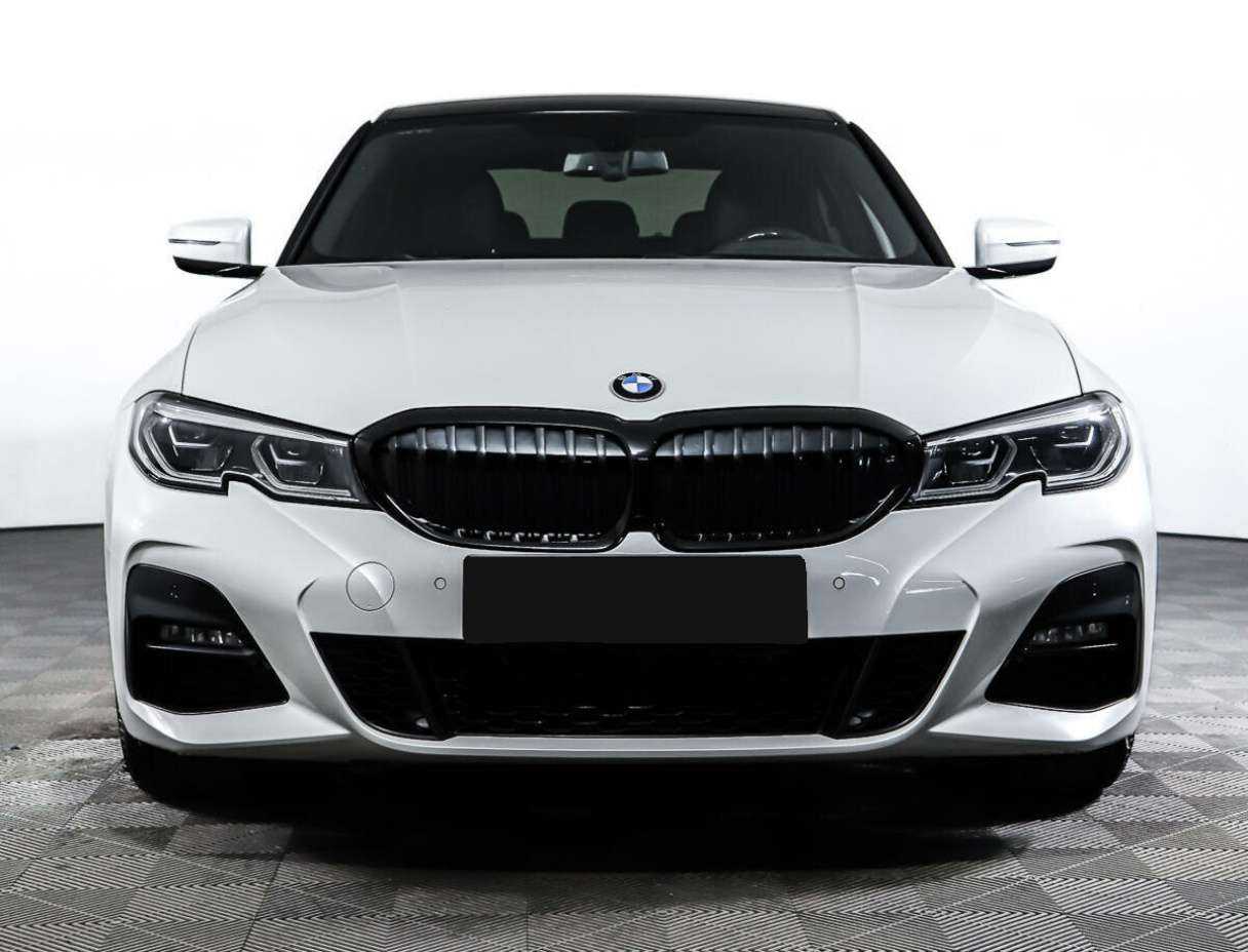 BMW 3 серии 2019 года с пробегом. Фото: #1