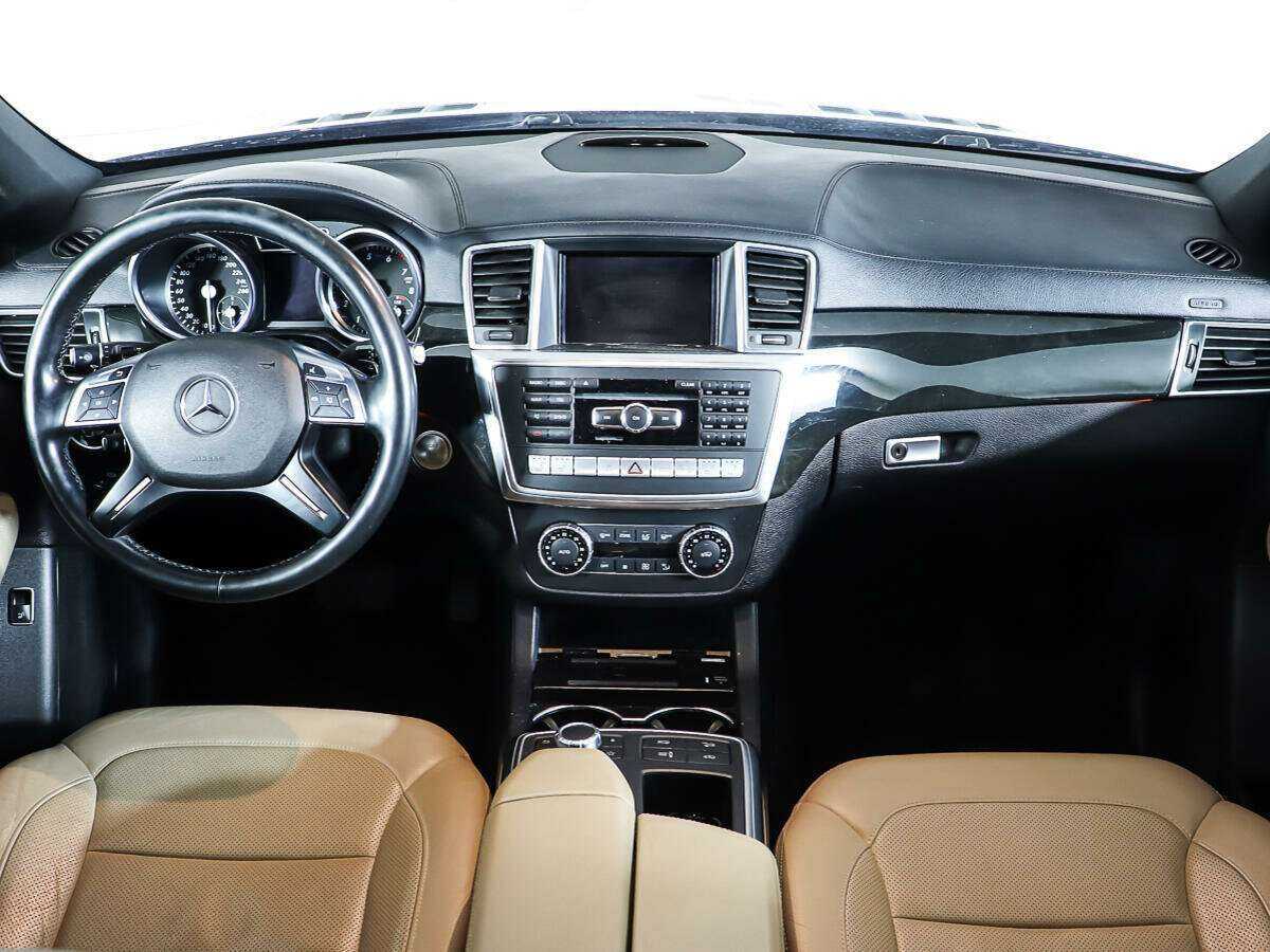 Mercedes-Benz GL-Класс 2015 года с пробегом. Фото: #10