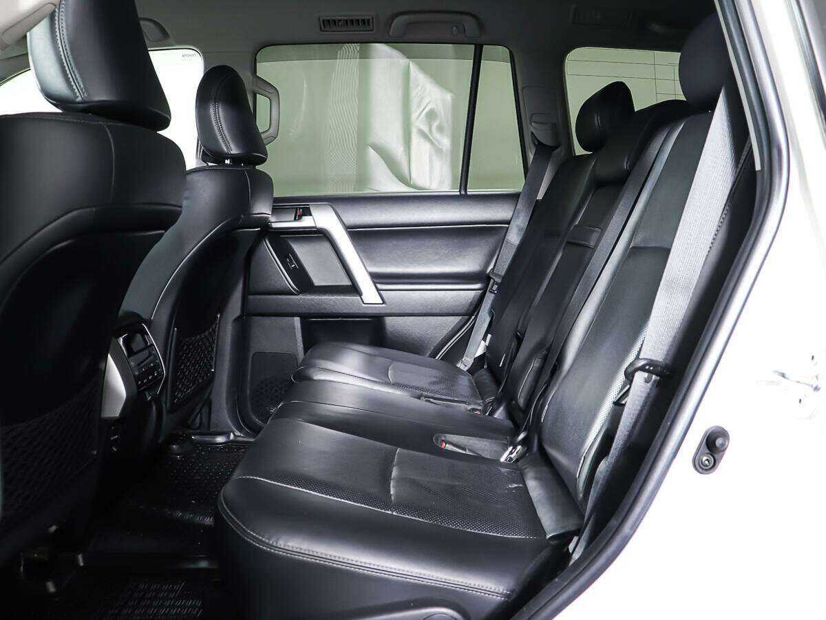 Toyota Land Cruiser Prado 2020 года с пробегом. Фото: #9
