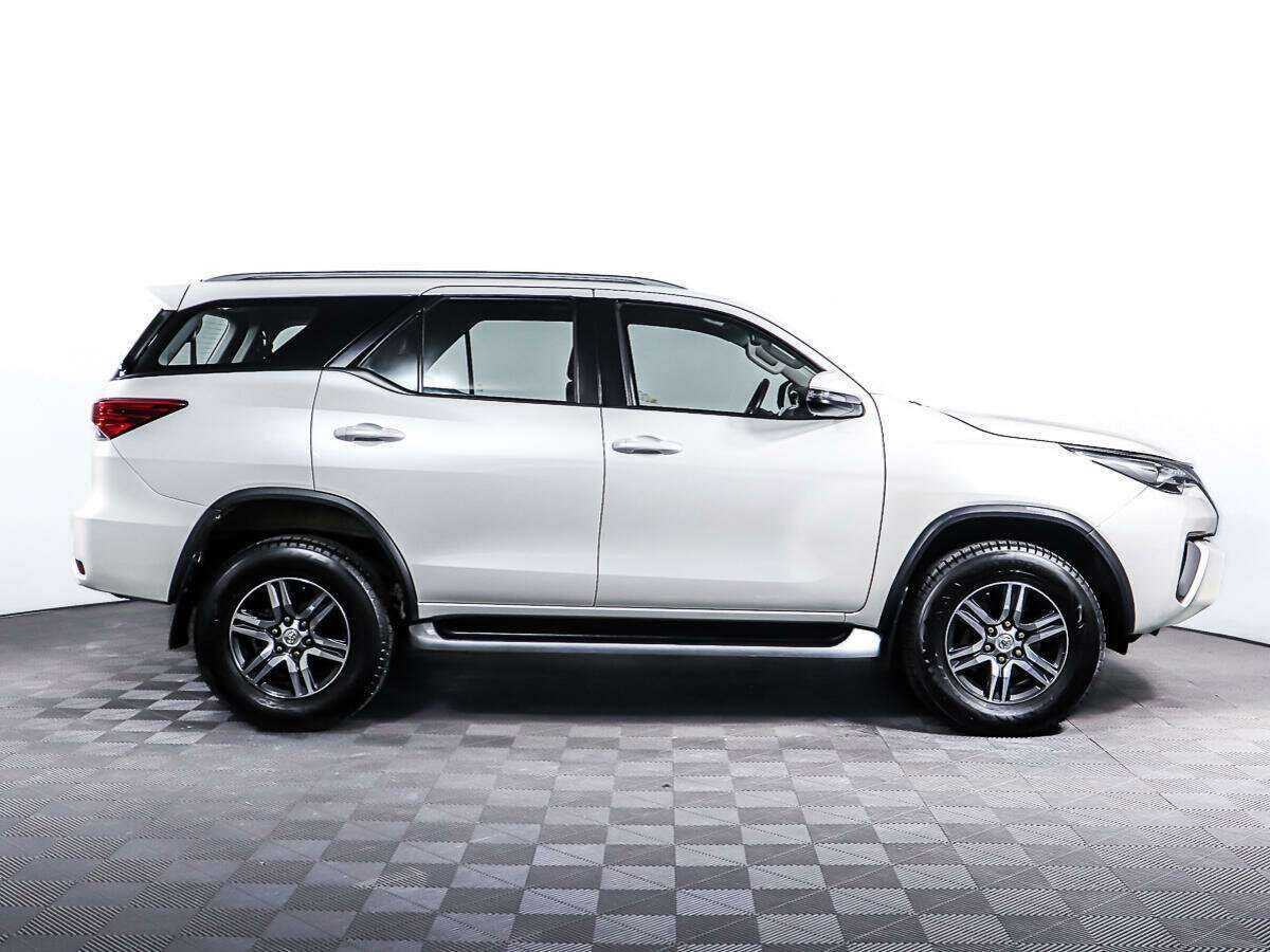 Toyota Fortuner 2019 года с пробегом. Фото: #3