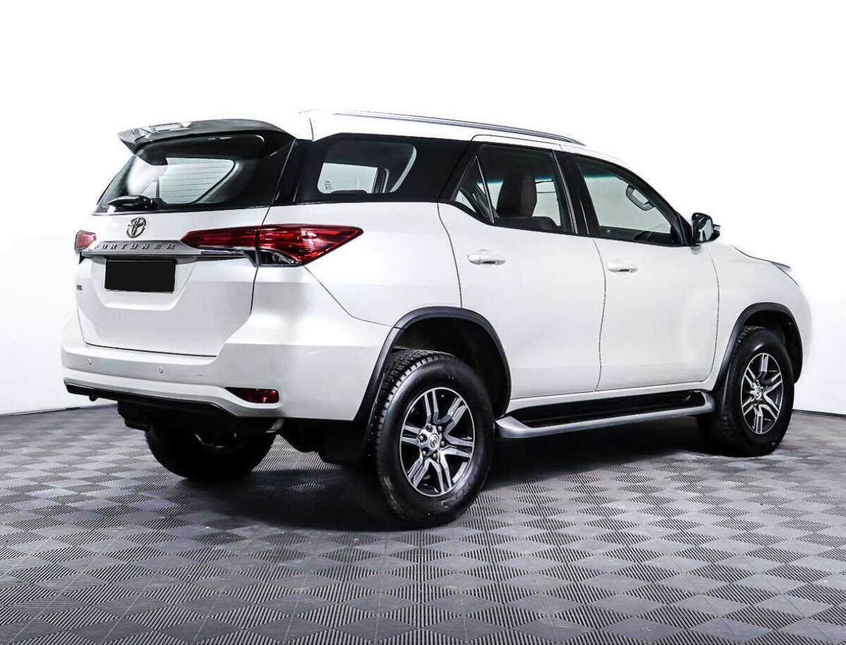 Toyota Fortuner 2019 года с пробегом. Фото: #4
