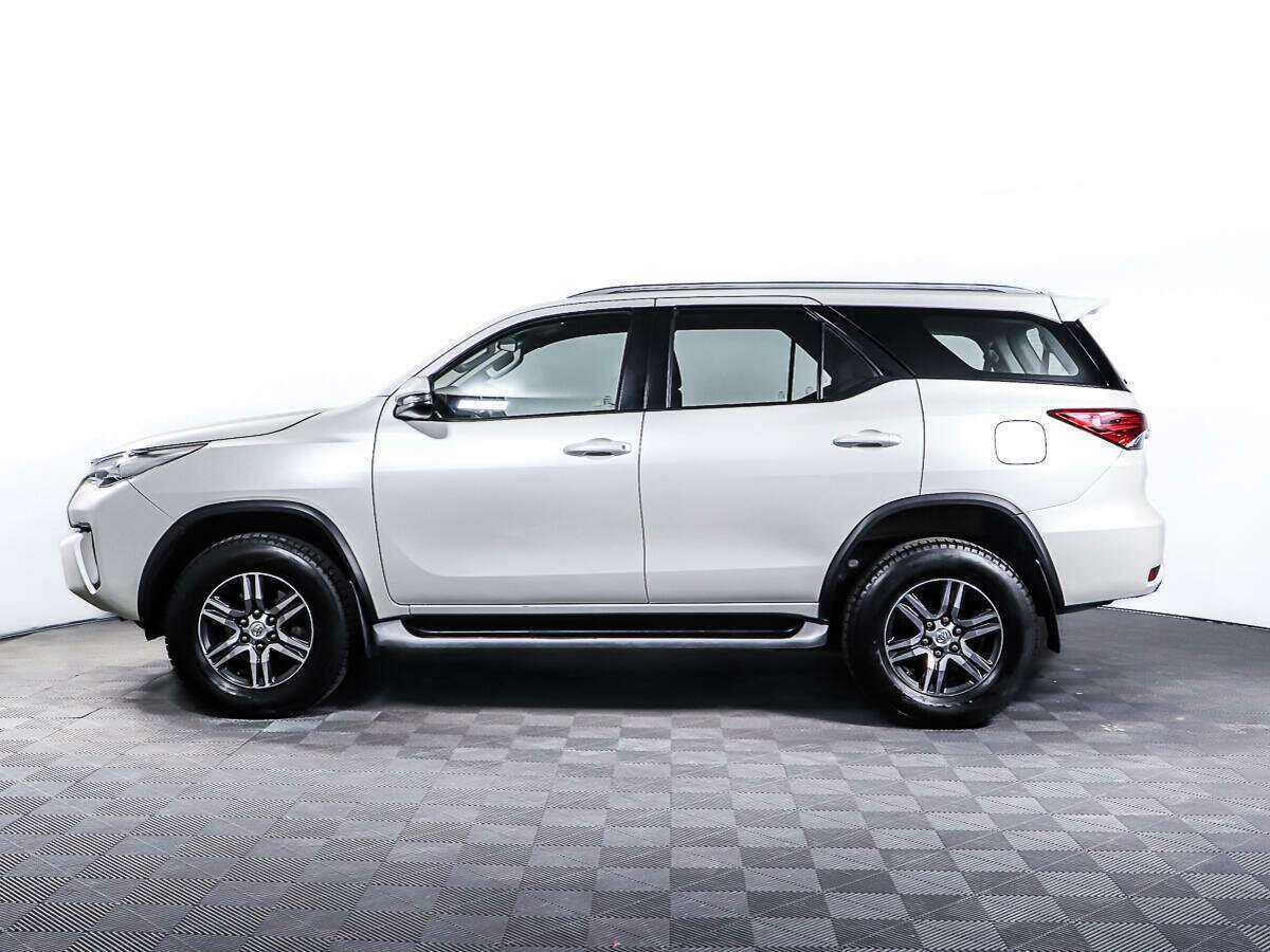 Toyota Fortuner 2019 года с пробегом. Фото: #7