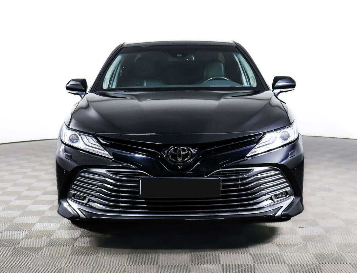 Toyota Camry 2019 года с пробегом. Фото: #1
