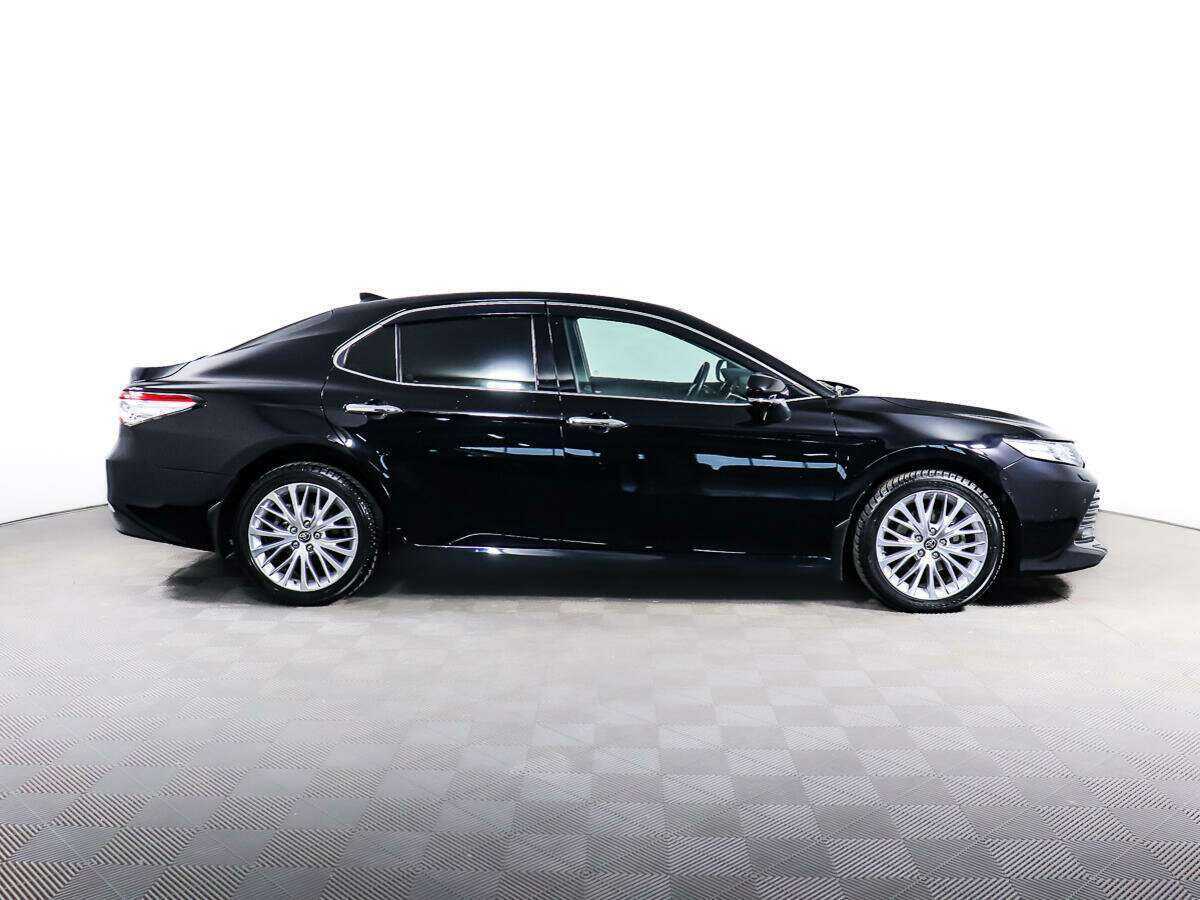 Toyota Camry 2019 года с пробегом. Фото: #3