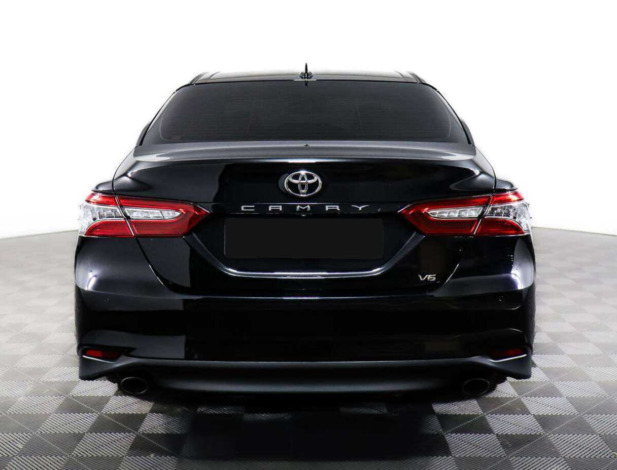 Toyota Camry 2019 года с пробегом. Фото: #5