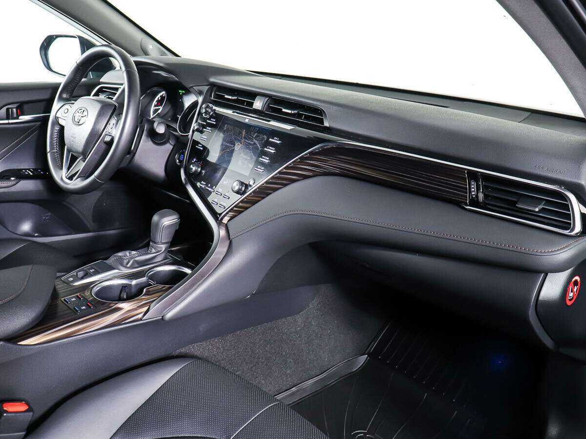 Toyota Camry 2019 года с пробегом. Фото: #7