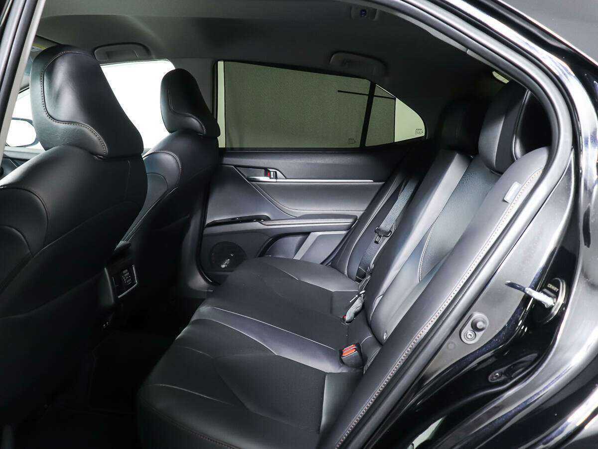 Toyota Camry 2019 года с пробегом. Фото: #8