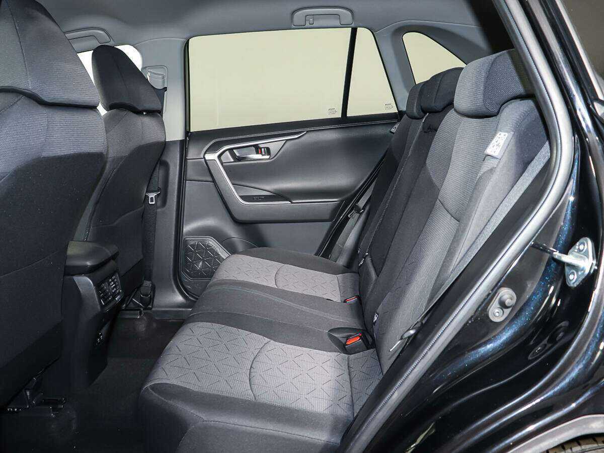 Toyota RAV4 2021 года с пробегом. Фото: #9