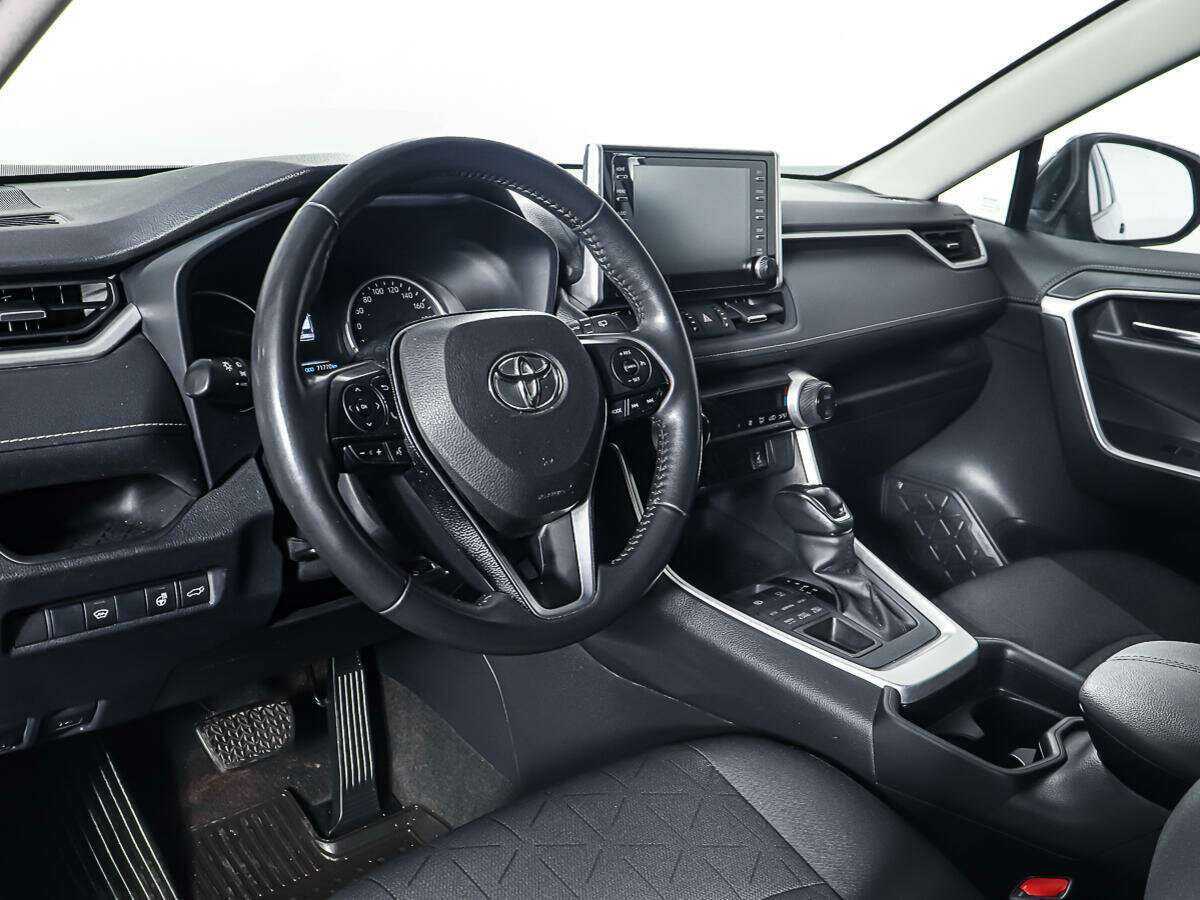 Toyota RAV4 2021 года с пробегом. Фото: #12