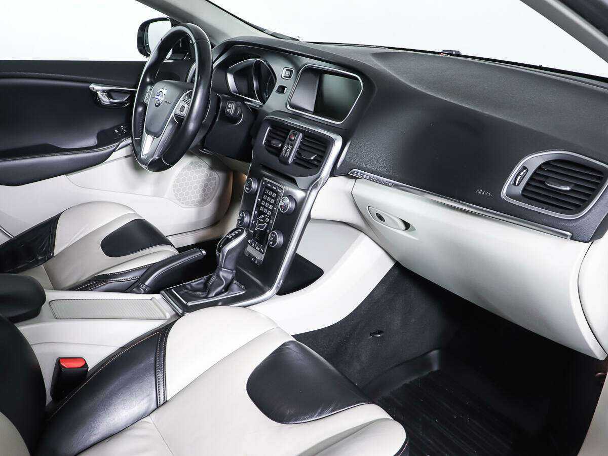 Volvo V40 Cross Country 2013 года с пробегом. Фото: #8