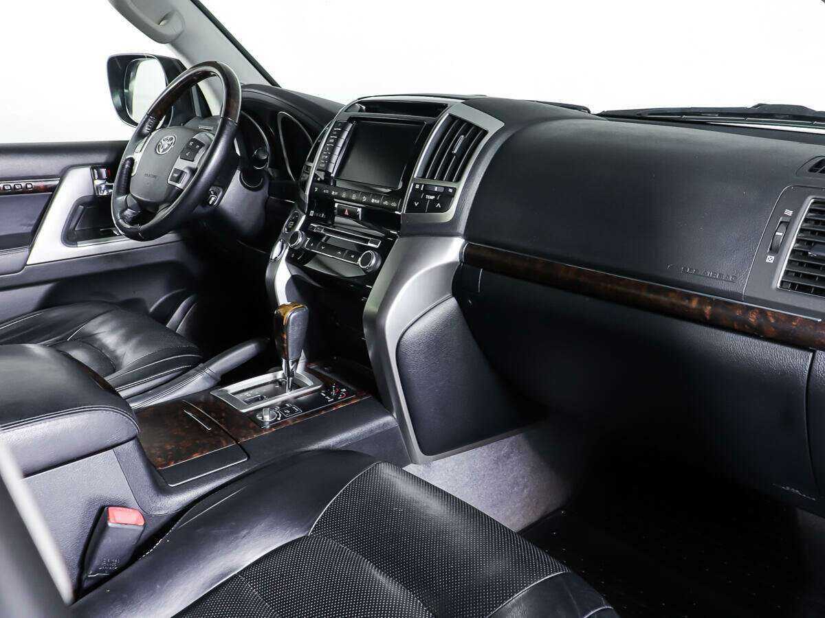 Toyota Land Cruiser 2012 года с пробегом. Фото: #8
