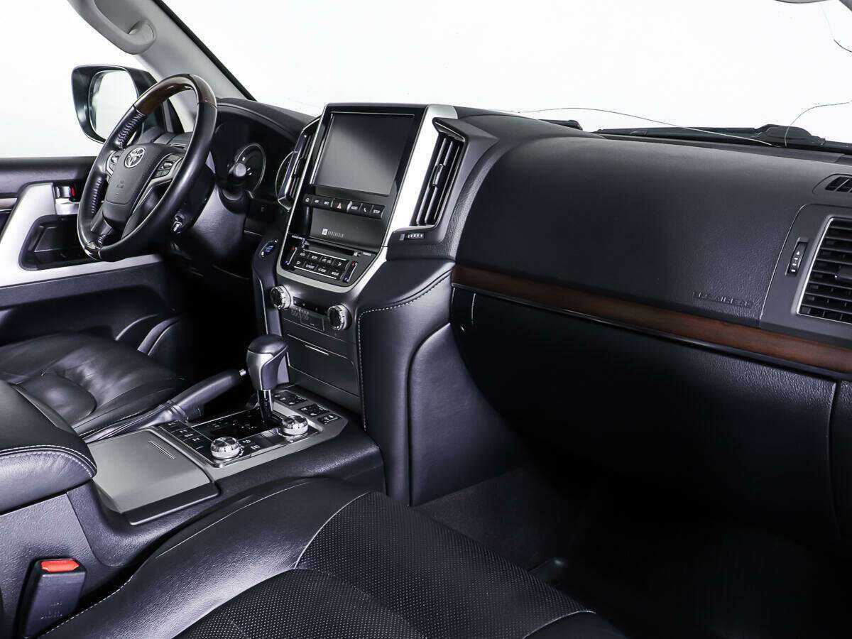 Toyota Land Cruiser 2020 года с пробегом. Фото: #8