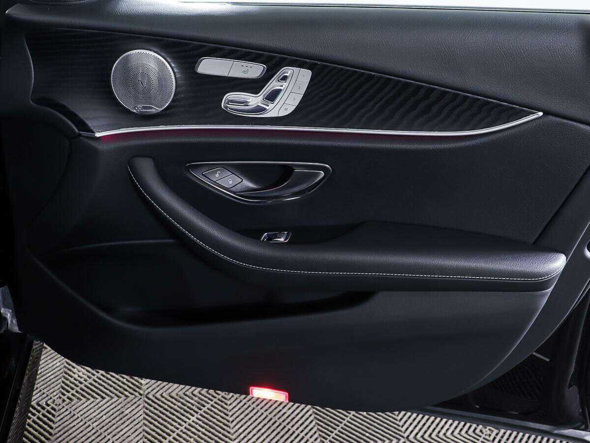 Mercedes-Benz E-Класс 2016 года с пробегом. Фото: #13